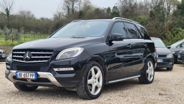 Mercedes-Benz ML350 OR SIMILAR