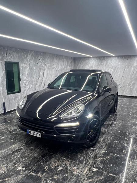PORSCHE CAYENNE 2014 OR SIMILAR